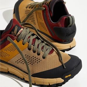 NWOT Danner Trail 2650 Sneakers